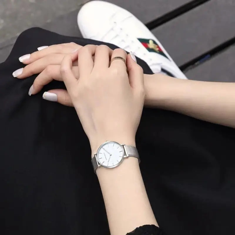 Silberne Damenarmbanduhr von Hannah Martin
