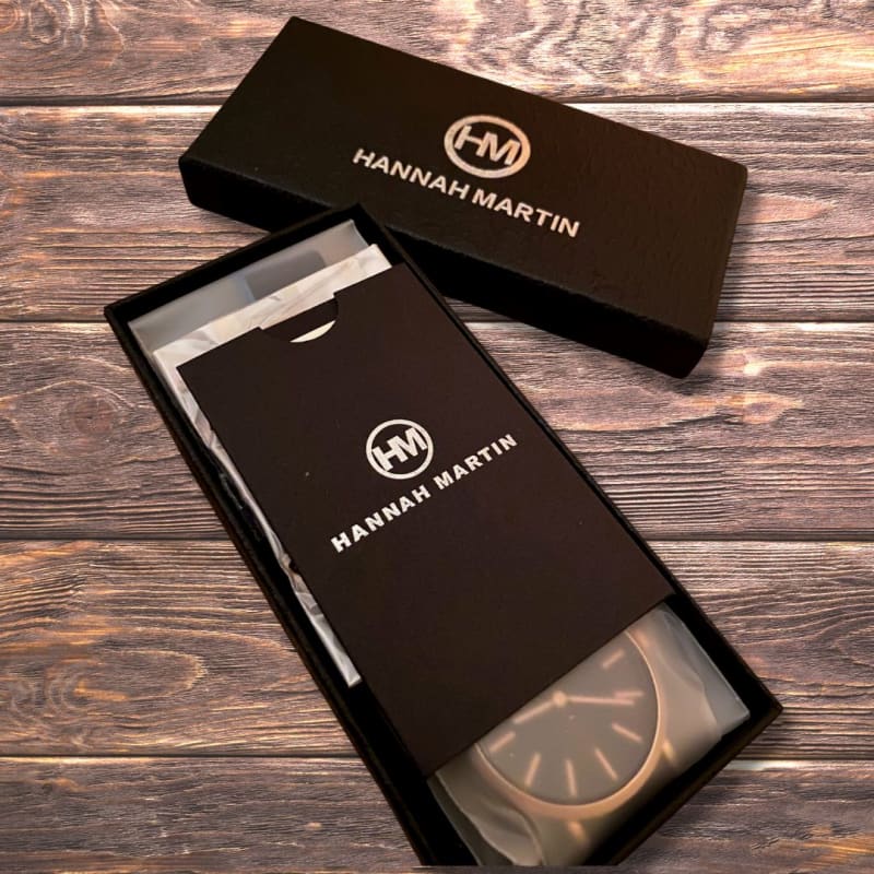 Hannah Martin Damenuhr mit schwarzem Schweizer Lederarmband